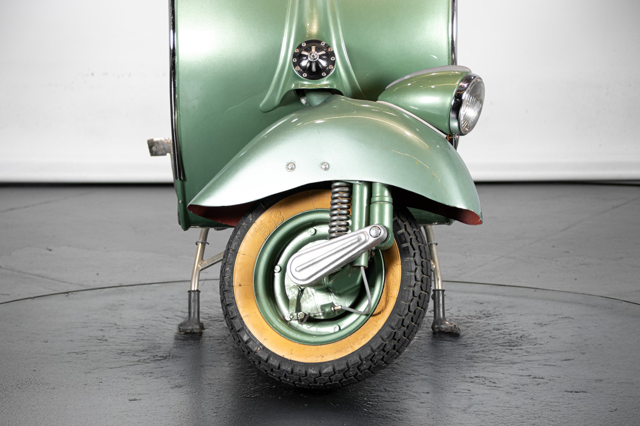Piaggio PIAGGIO VESPA V31T \"FARO BASSO\" 