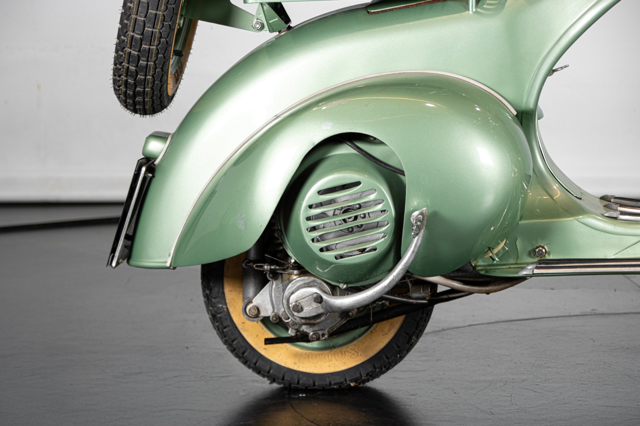 Piaggio PIAGGIO VESPA V31T \"FARO BASSO\" 