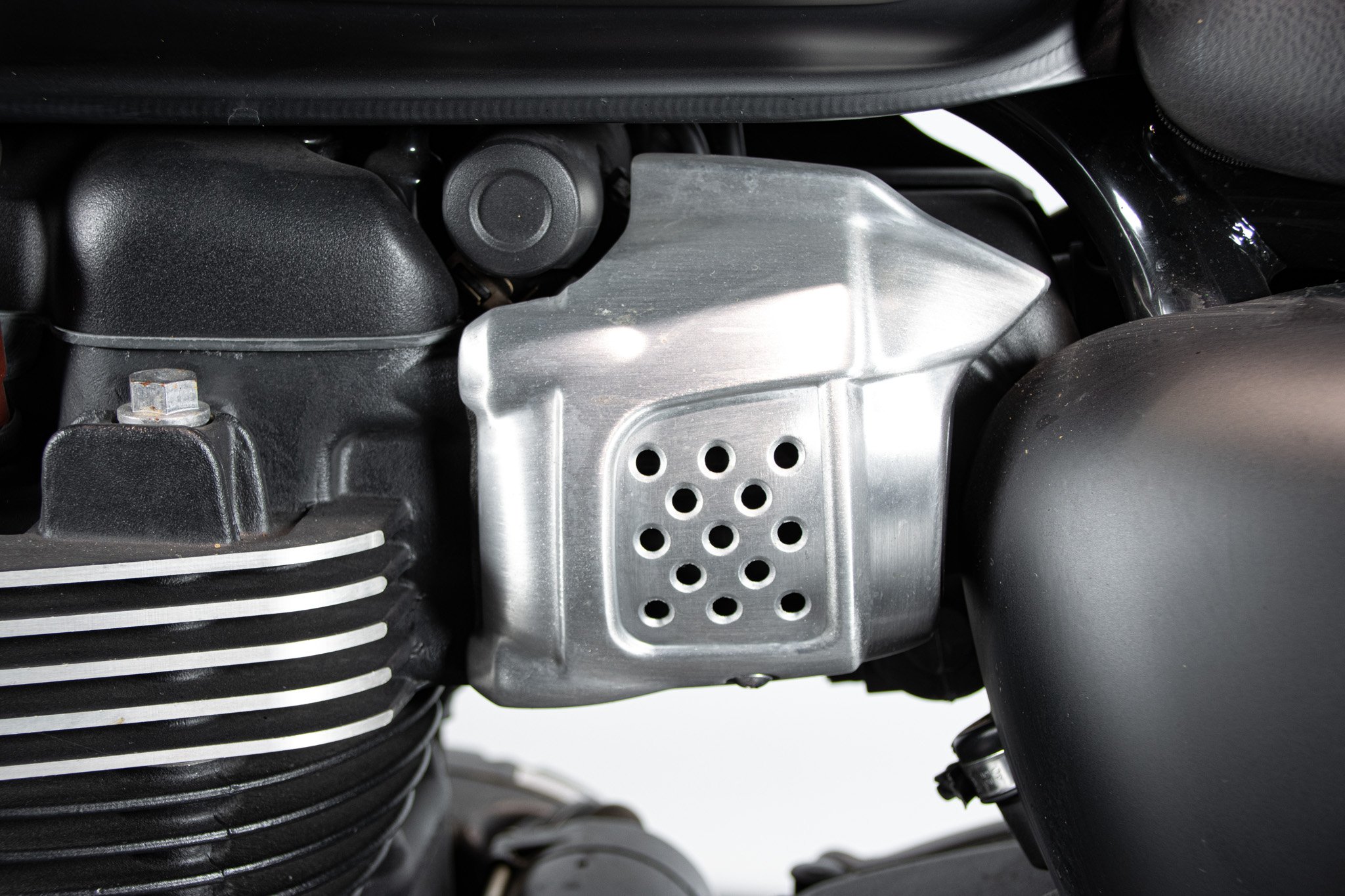 Triumph BONNEVILLE T100 BLACK 