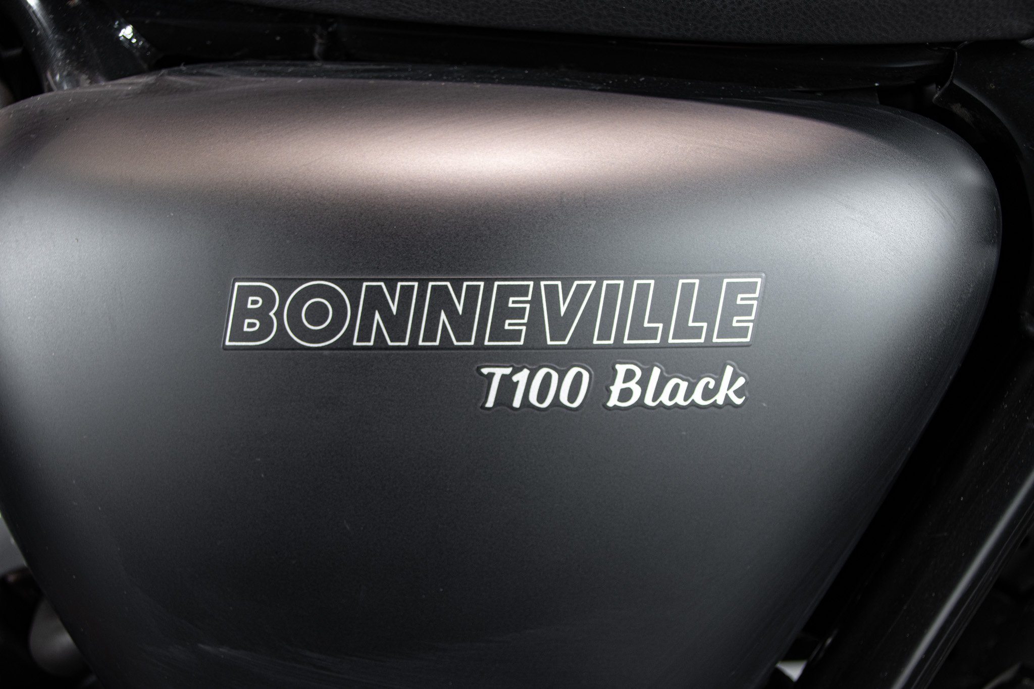 Triumph BONNEVILLE T100 BLACK 