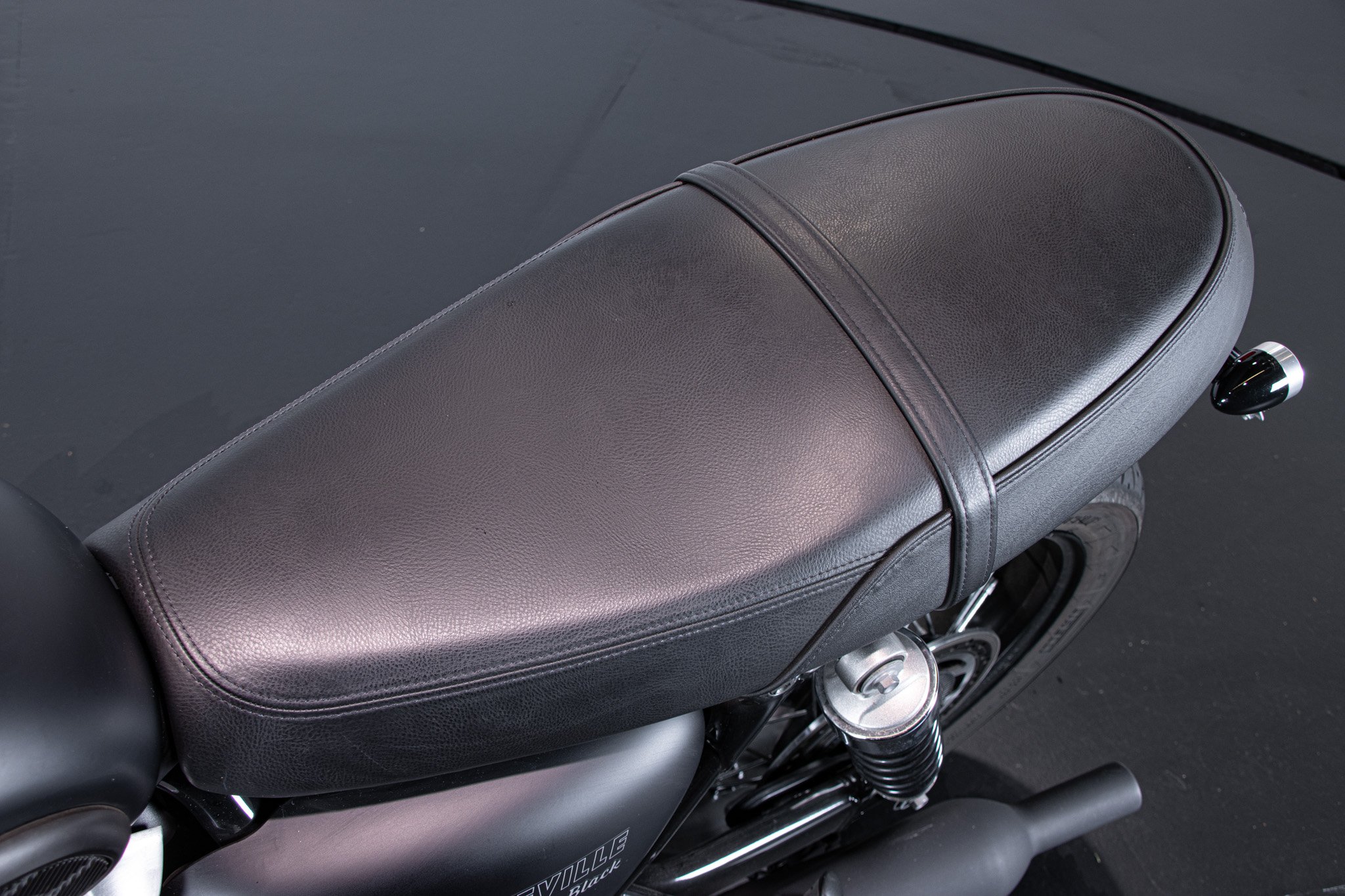 Triumph BONNEVILLE T100 BLACK 
