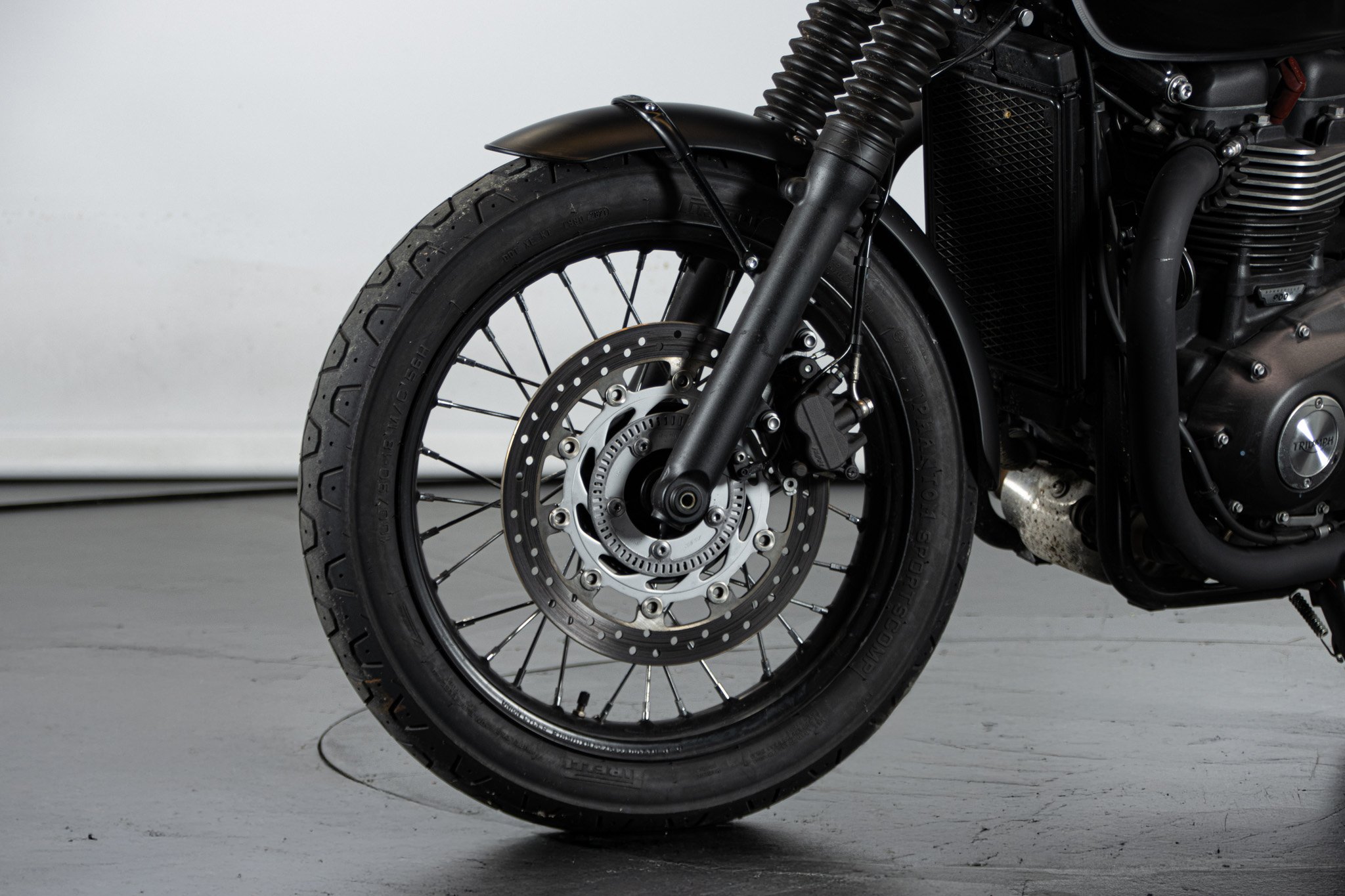 Triumph BONNEVILLE T100 BLACK 