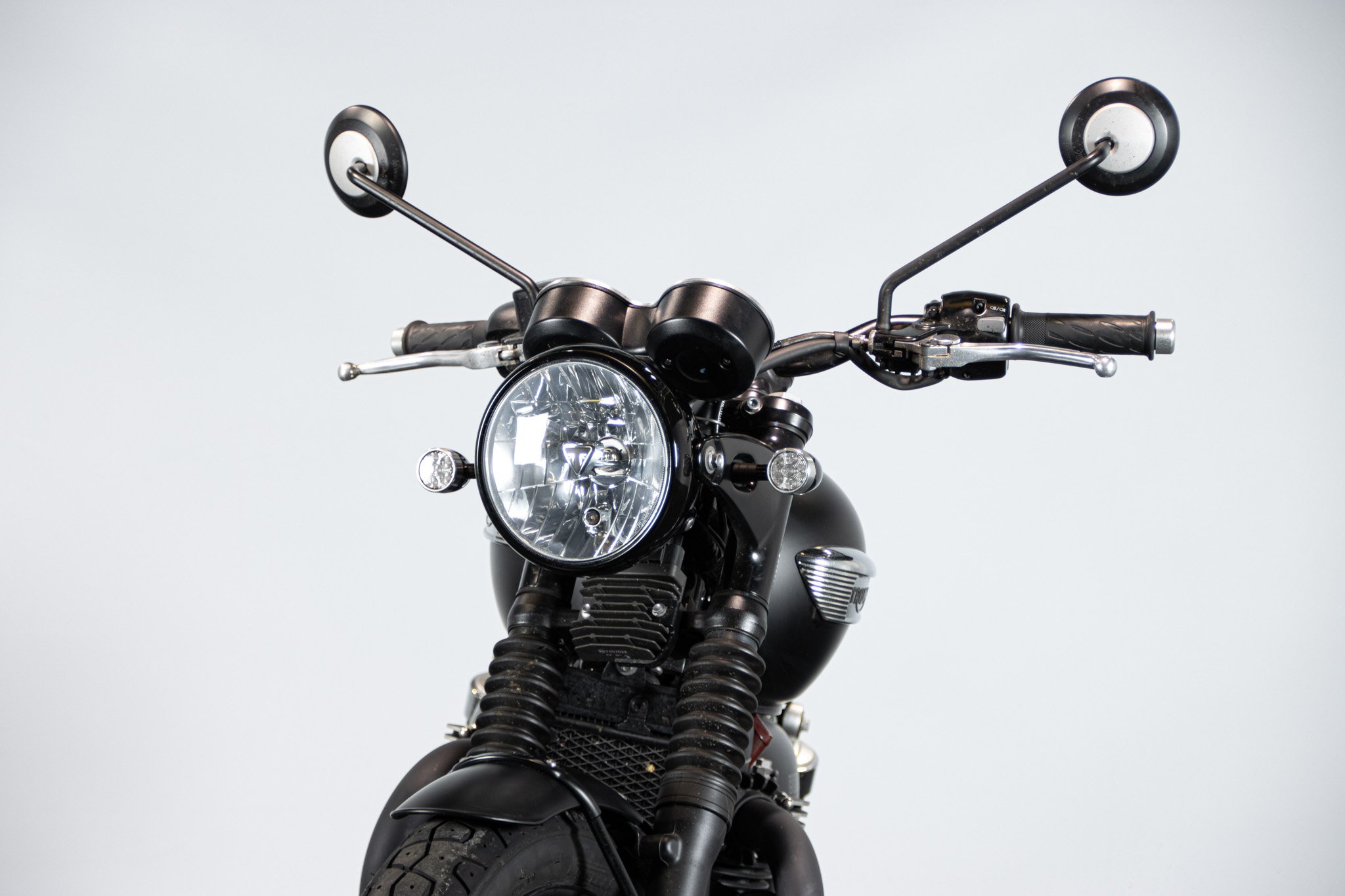 Triumph BONNEVILLE T100 BLACK 