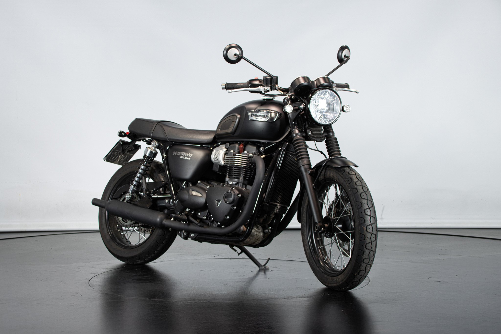 Triumph BONNEVILLE T100 BLACK 