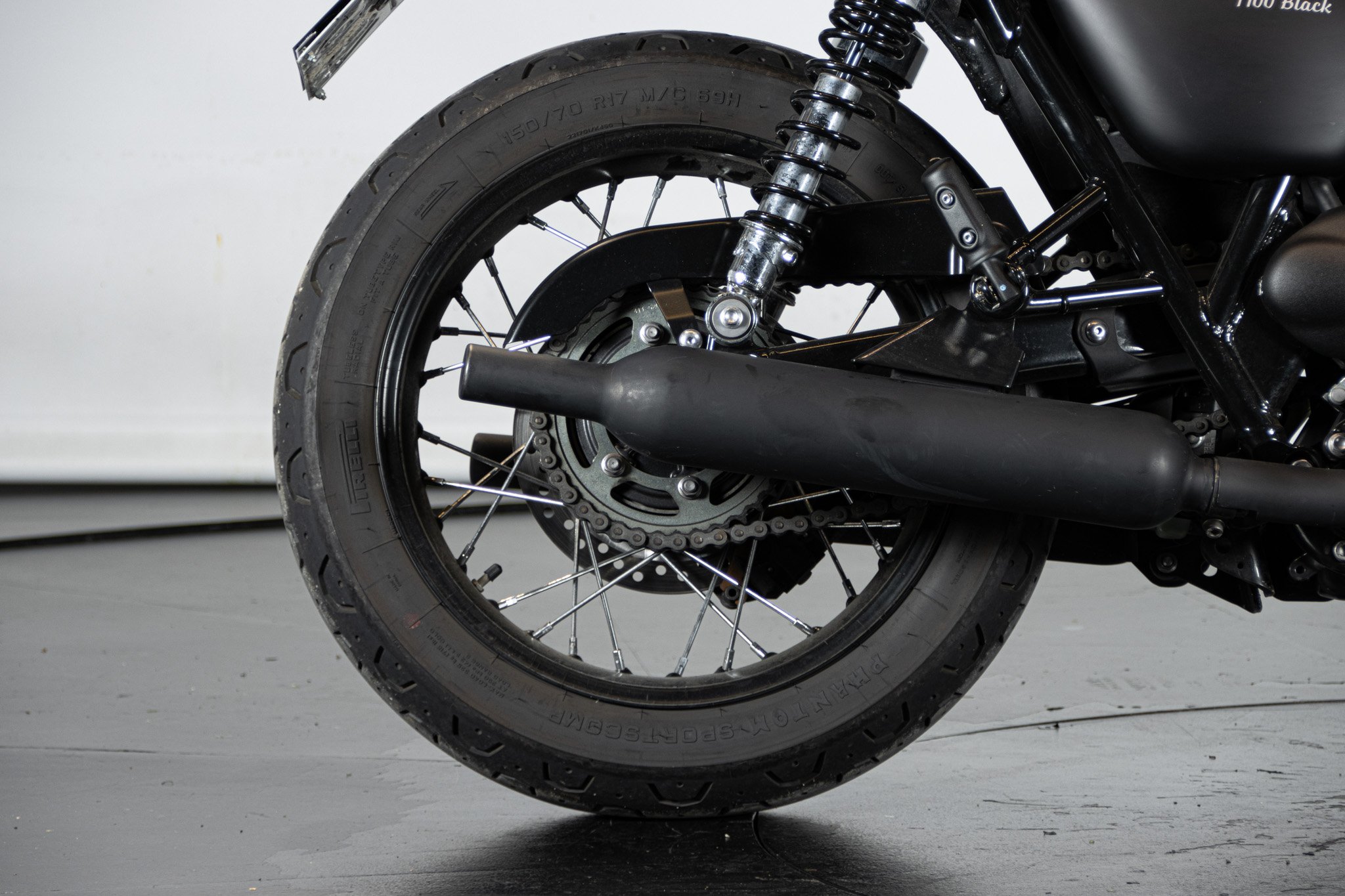 Triumph BONNEVILLE T100 BLACK 