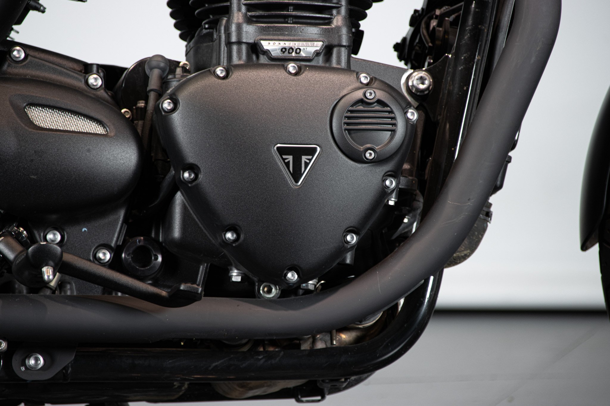 Triumph BONNEVILLE T100 BLACK 
