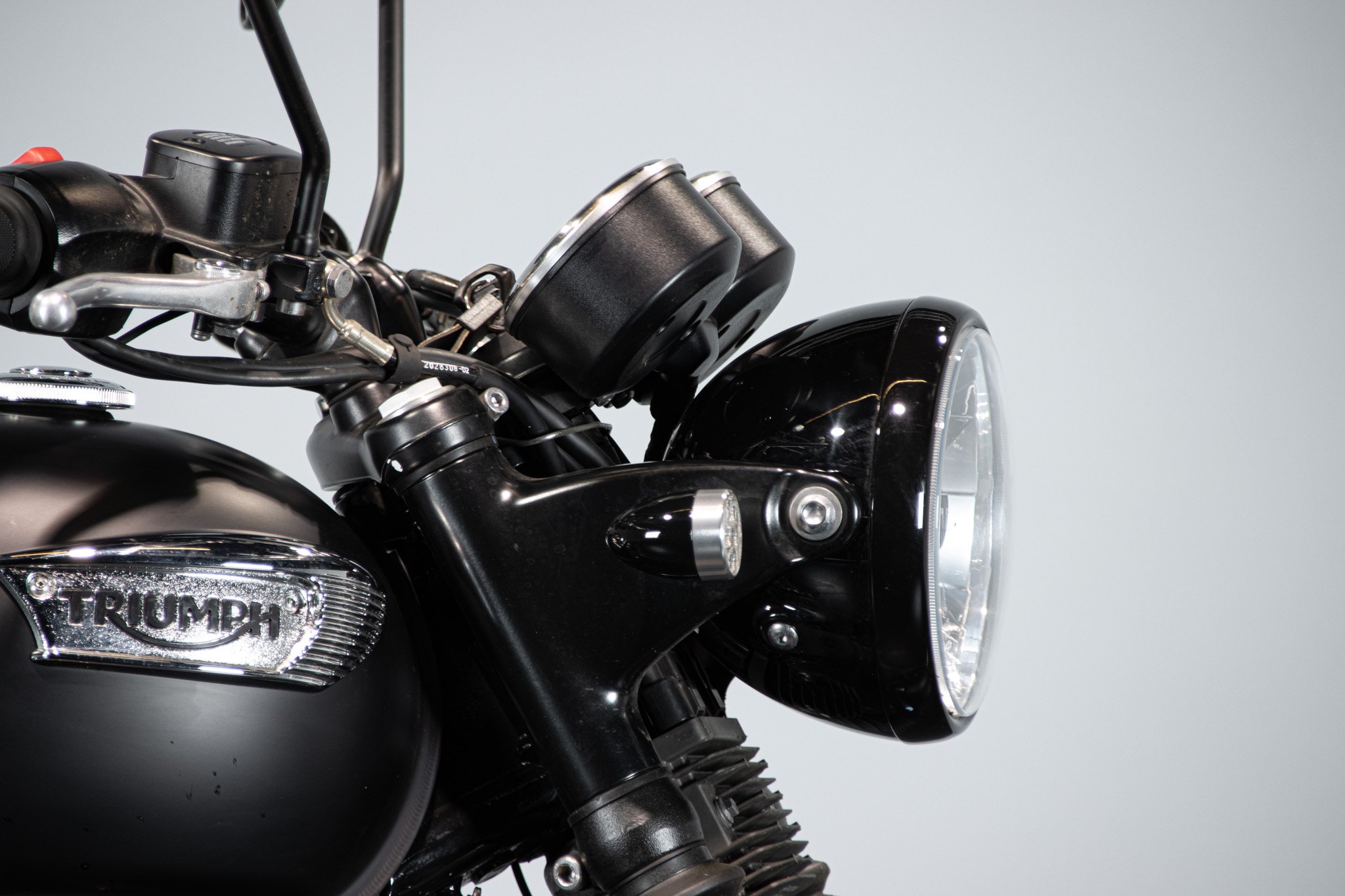 Triumph BONNEVILLE T100 BLACK 