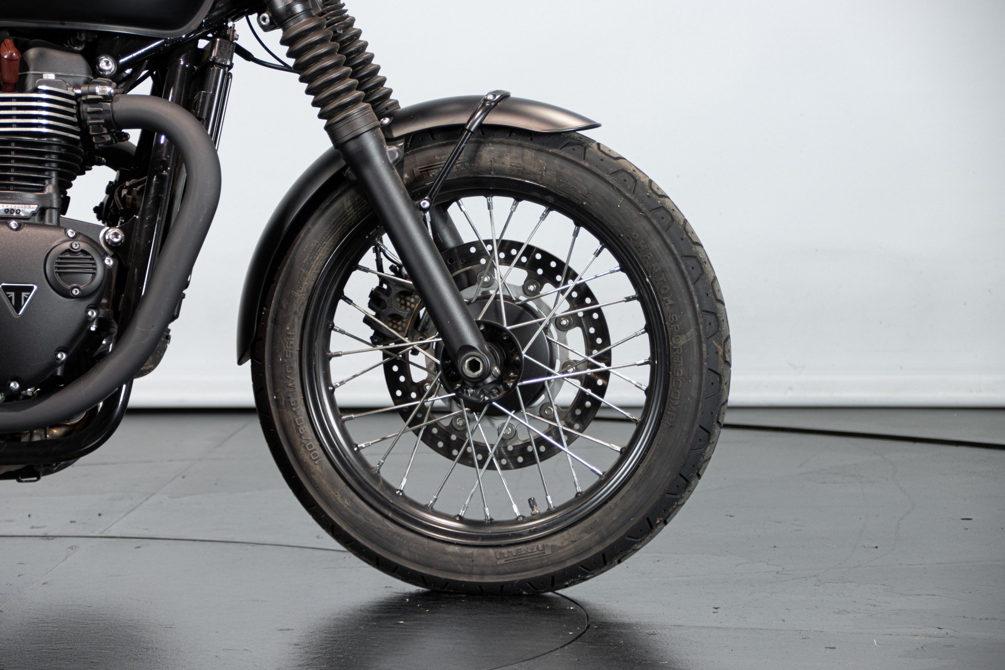 Triumph BONNEVILLE T100 BLACK 