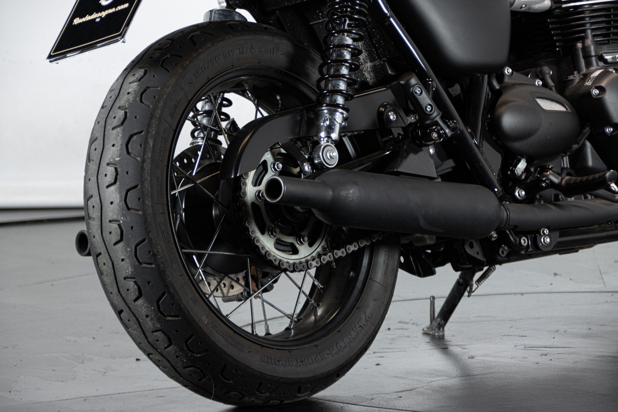 Triumph BONNEVILLE T100 BLACK 