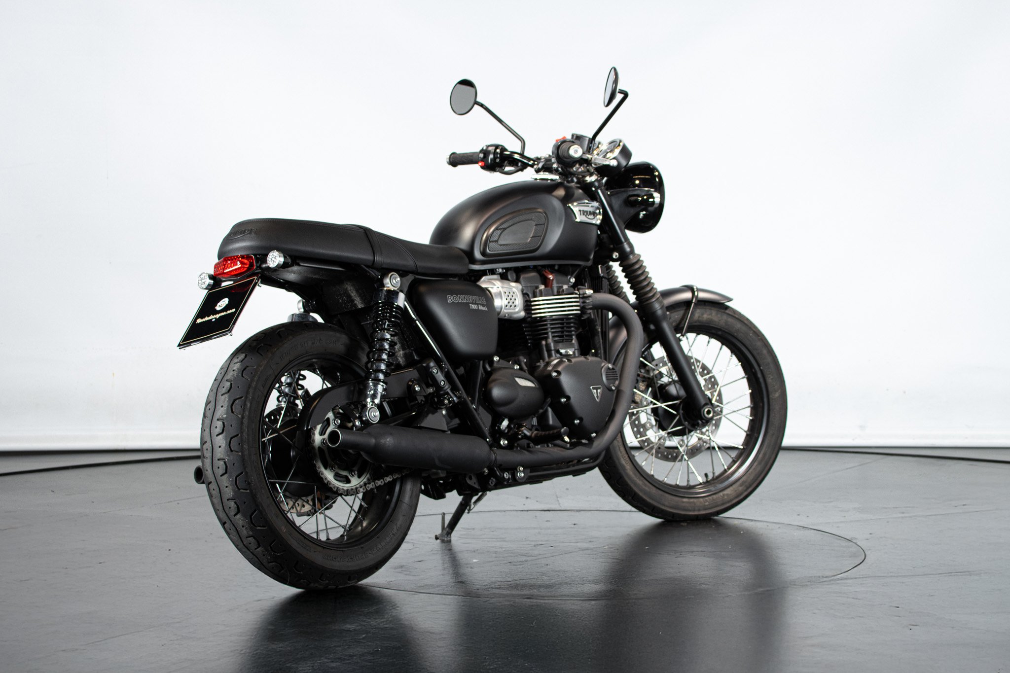 Triumph BONNEVILLE T100 BLACK 