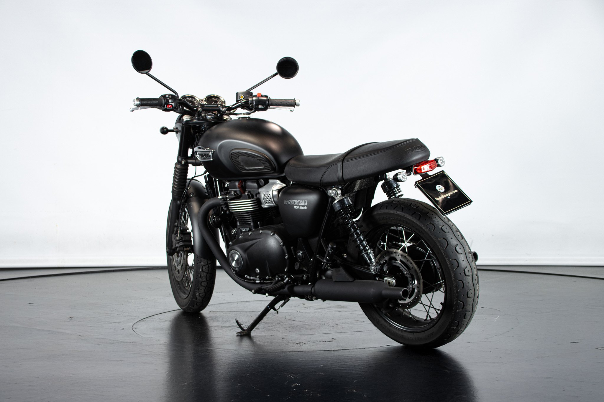 Triumph BONNEVILLE T100 BLACK 