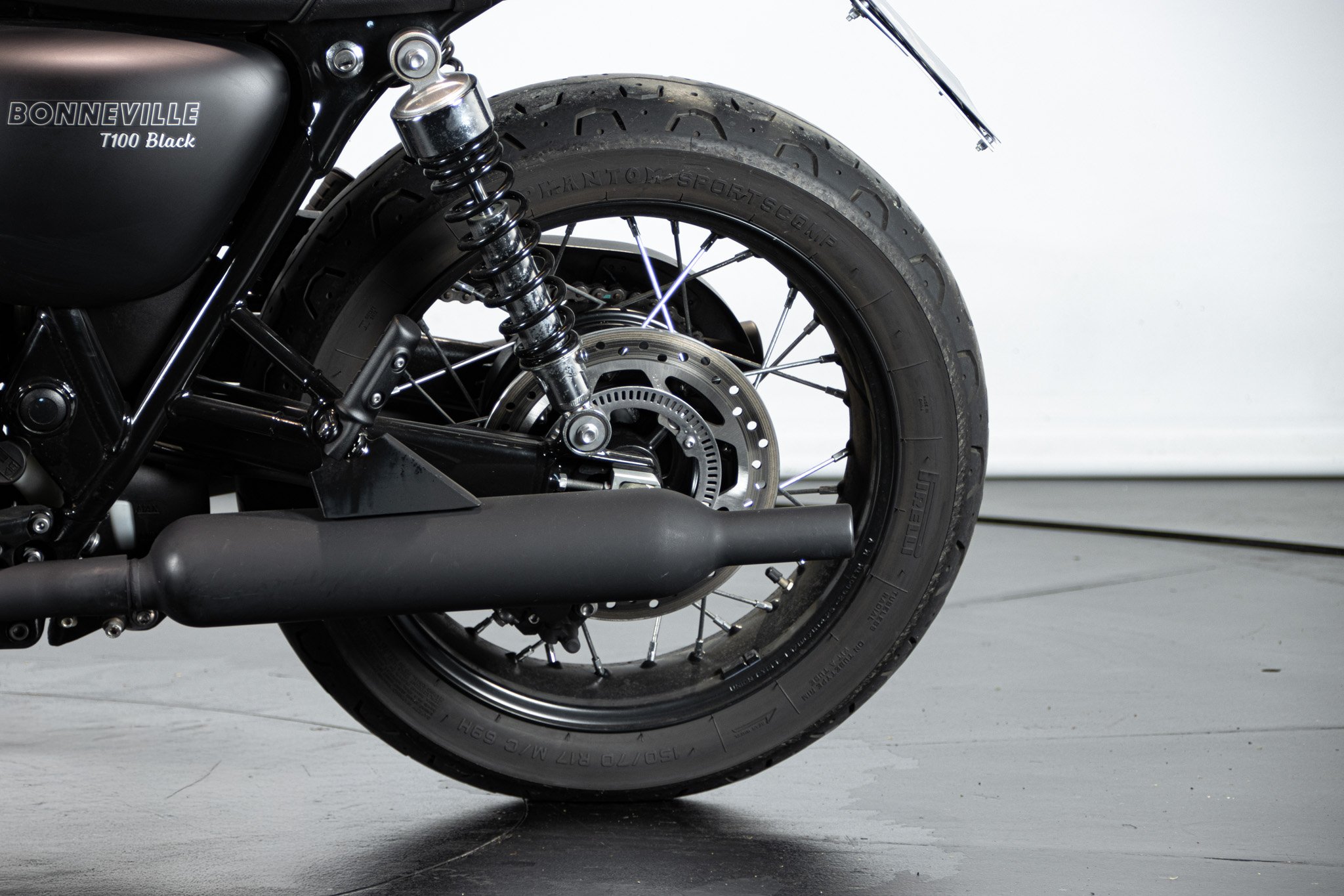 Triumph BONNEVILLE T100 BLACK 