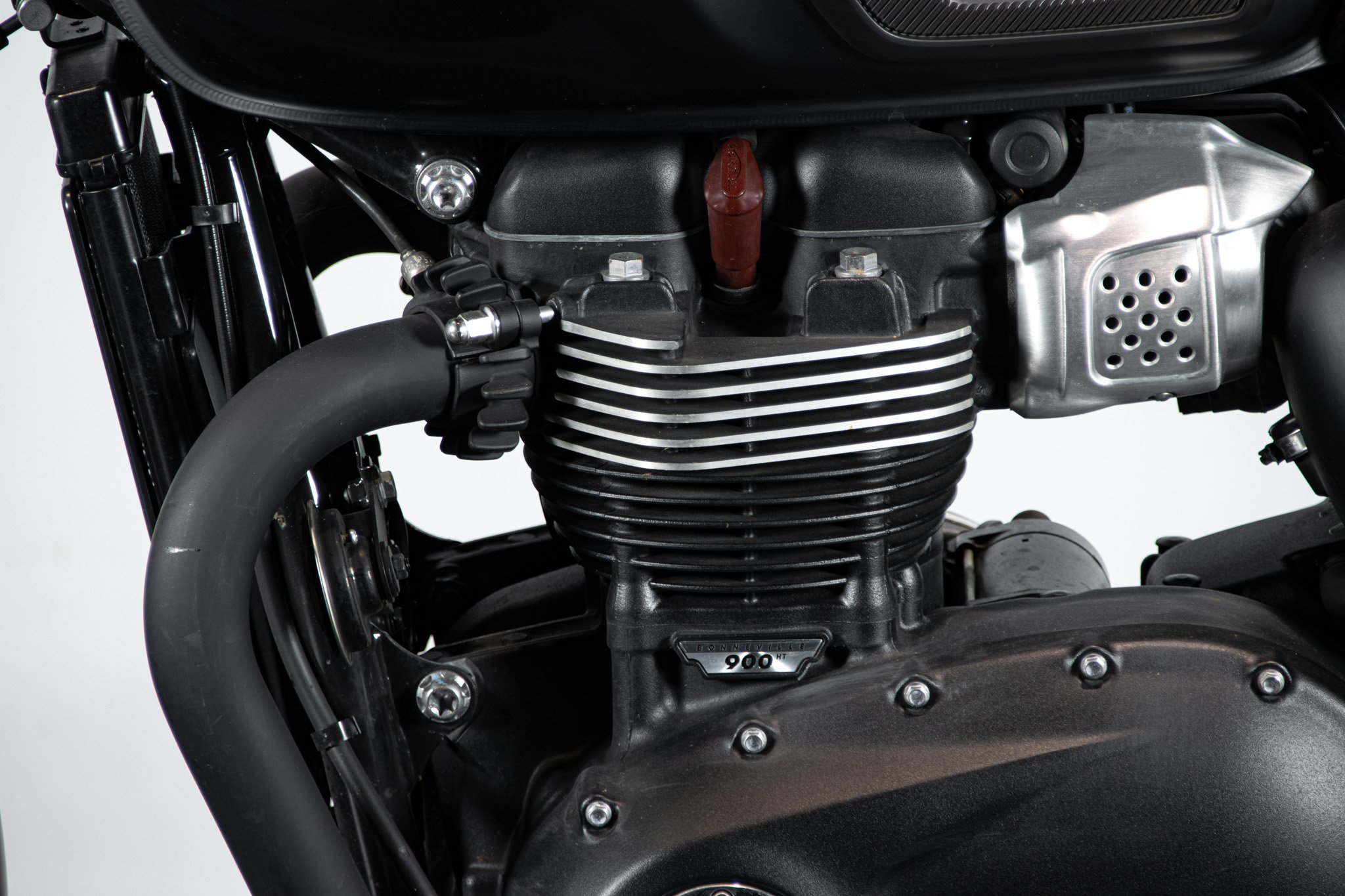 Triumph BONNEVILLE T100 BLACK 
