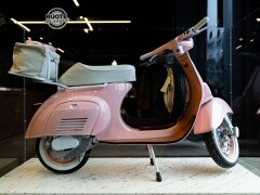 Piaggio VESPA 50 SPECIAL FRAGOLINA DB DESIGN 