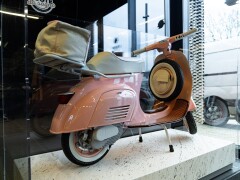 Piaggio VESPA 50 SPECIAL FRAGOLINA DB DESIGN 